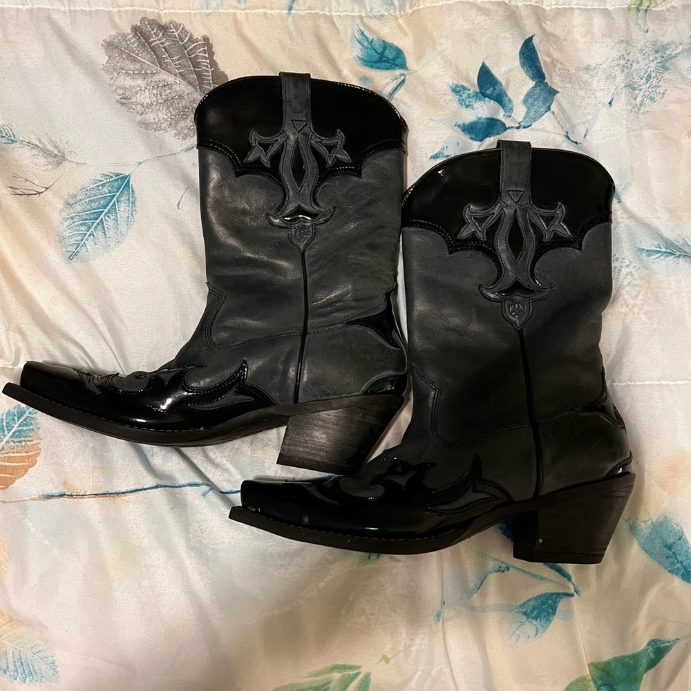 Adelaide-style Ariat boots